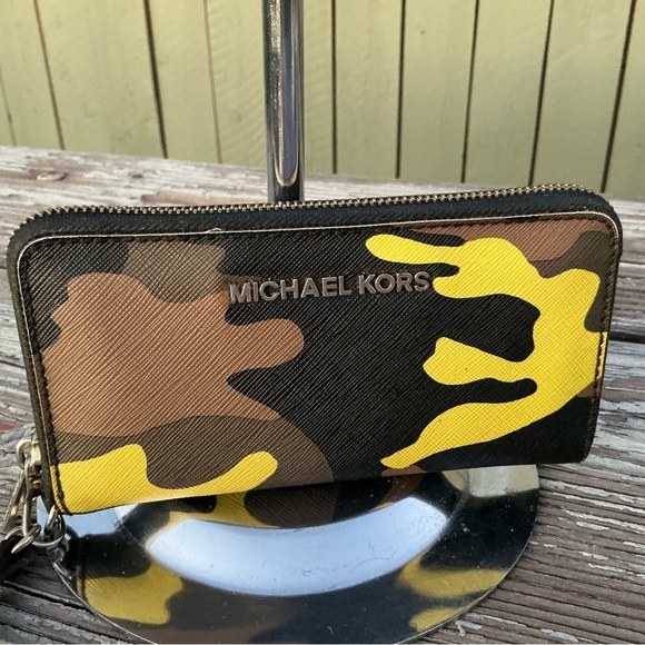 Michael Kors Yellow and Brown Camouflage Bags - Picture 9 of 11